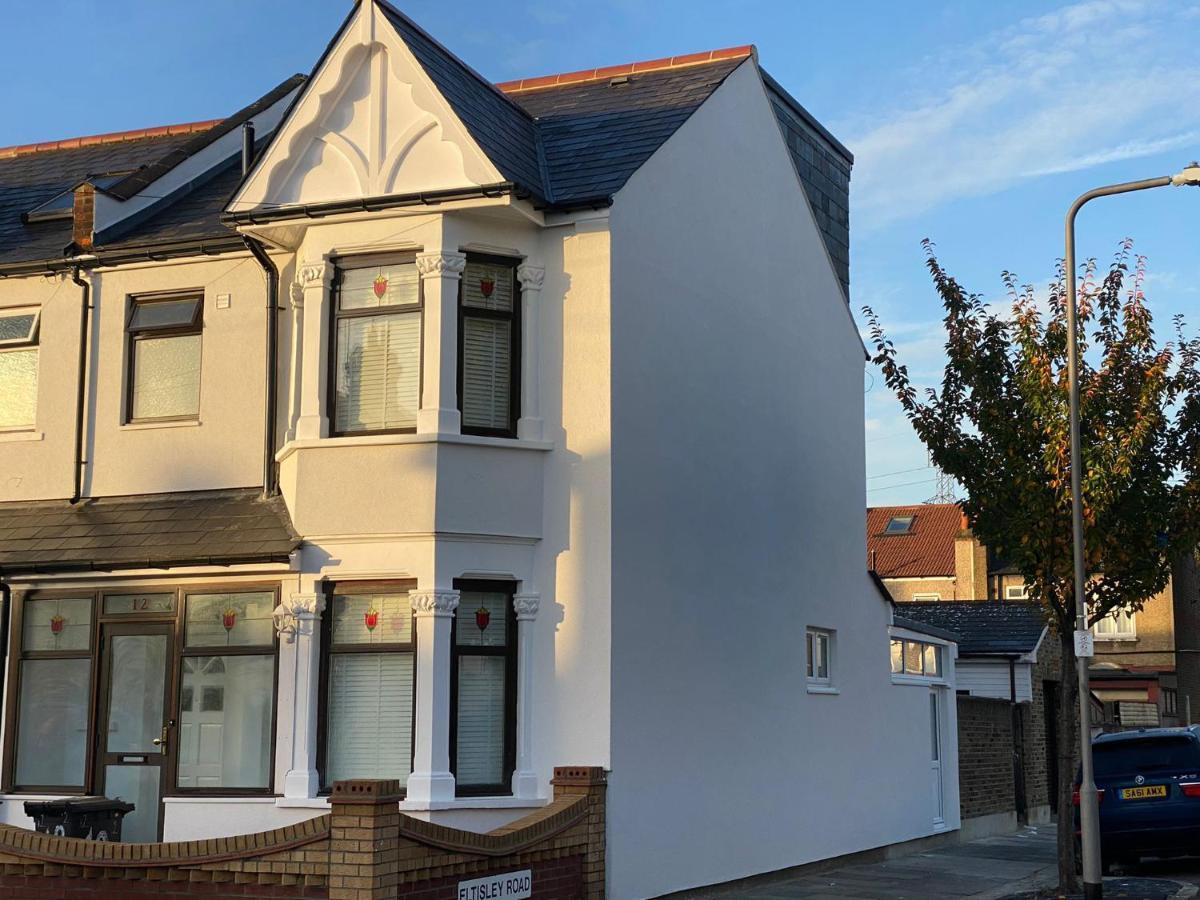 Beautiful All Room En-Suite 4 Bedrooms House , Free Parking, Wifi, Corporate, Contractors, Family Relocation, Contact Us For Long Term Rate Илфорд Екстериор снимка
